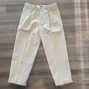 Izod Men's Light Tan Chinos